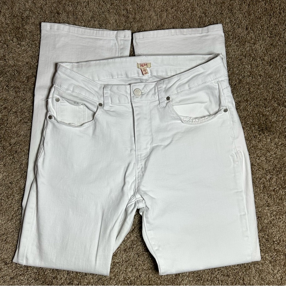 Reba White Ankle Cropped Jeans with Clean Finish